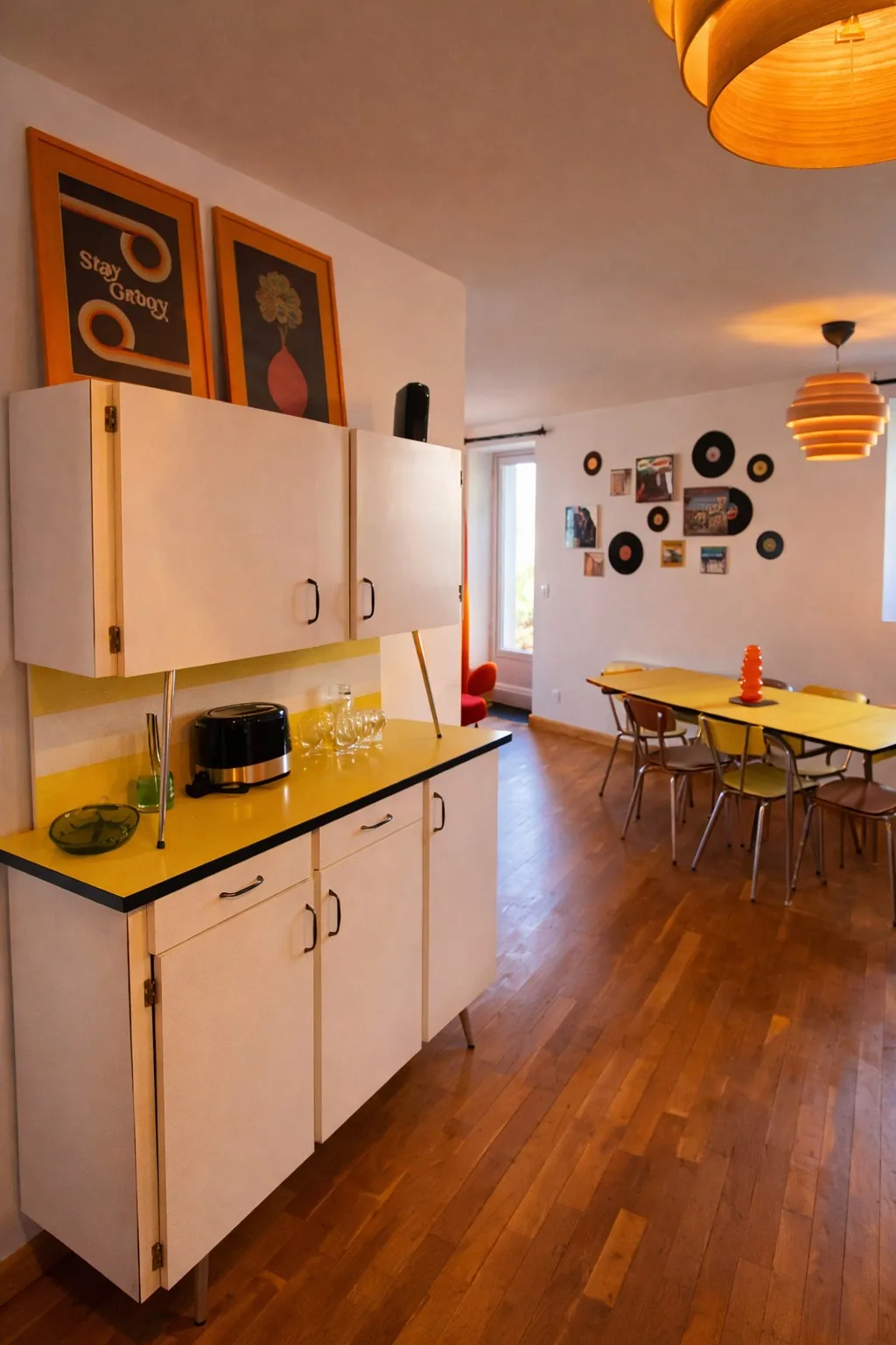 Vinyle Club, logement rétro années 70 avec terrasse, à Bellême, dans le Perche — photo 13 sur 16