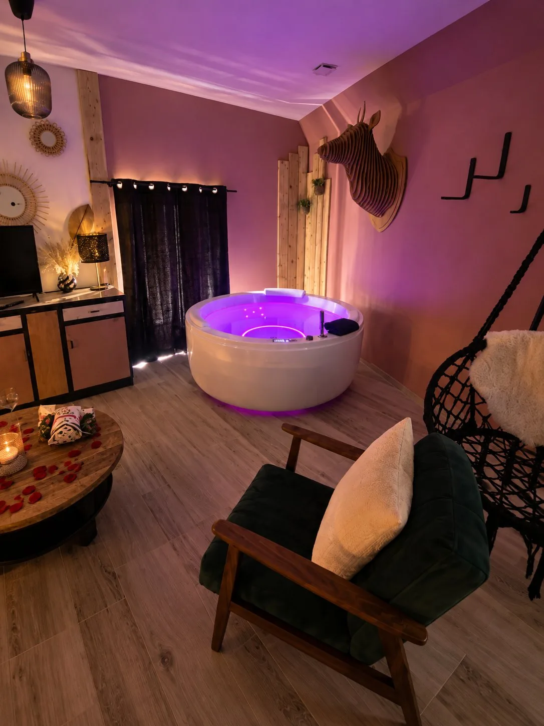 Suite romantique avec spa et balnéo à Bellême, dans le Perche — photo 3 sur 13